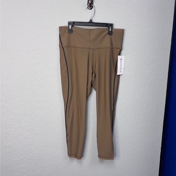 NWT Athleta Interval Stash Tipped Lasercut 7/8 leggings w/Pockets in Clay/Navy - Picture 3 of 12